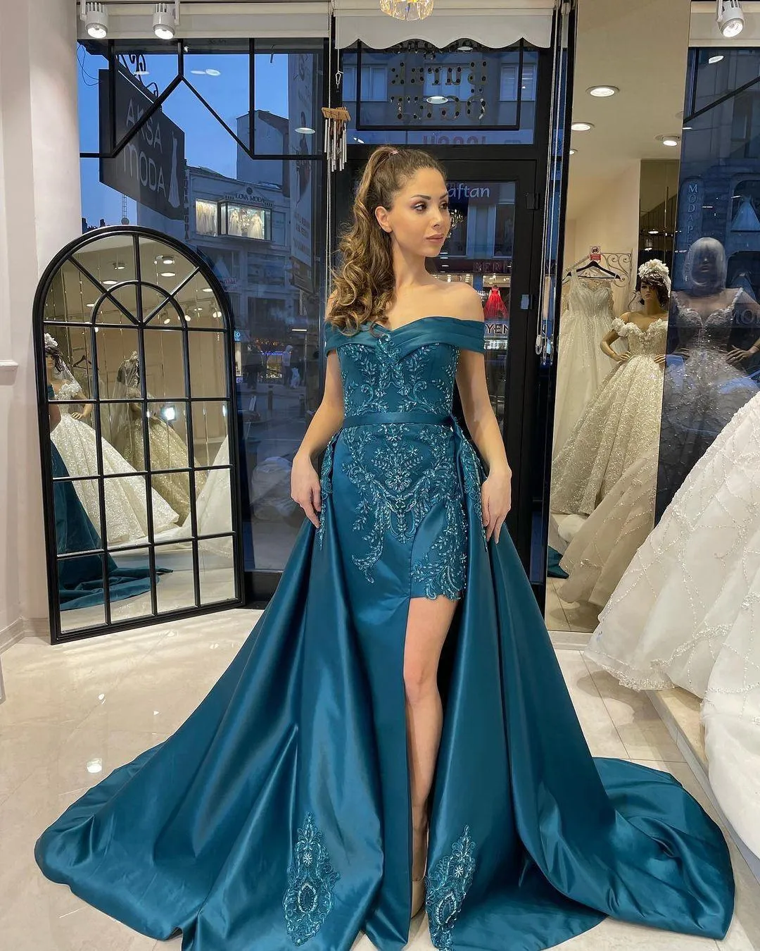 Chic Floor Length Sweetheart Off-The-Shoulder Sheath Ribbon Prom Dress with Appliques