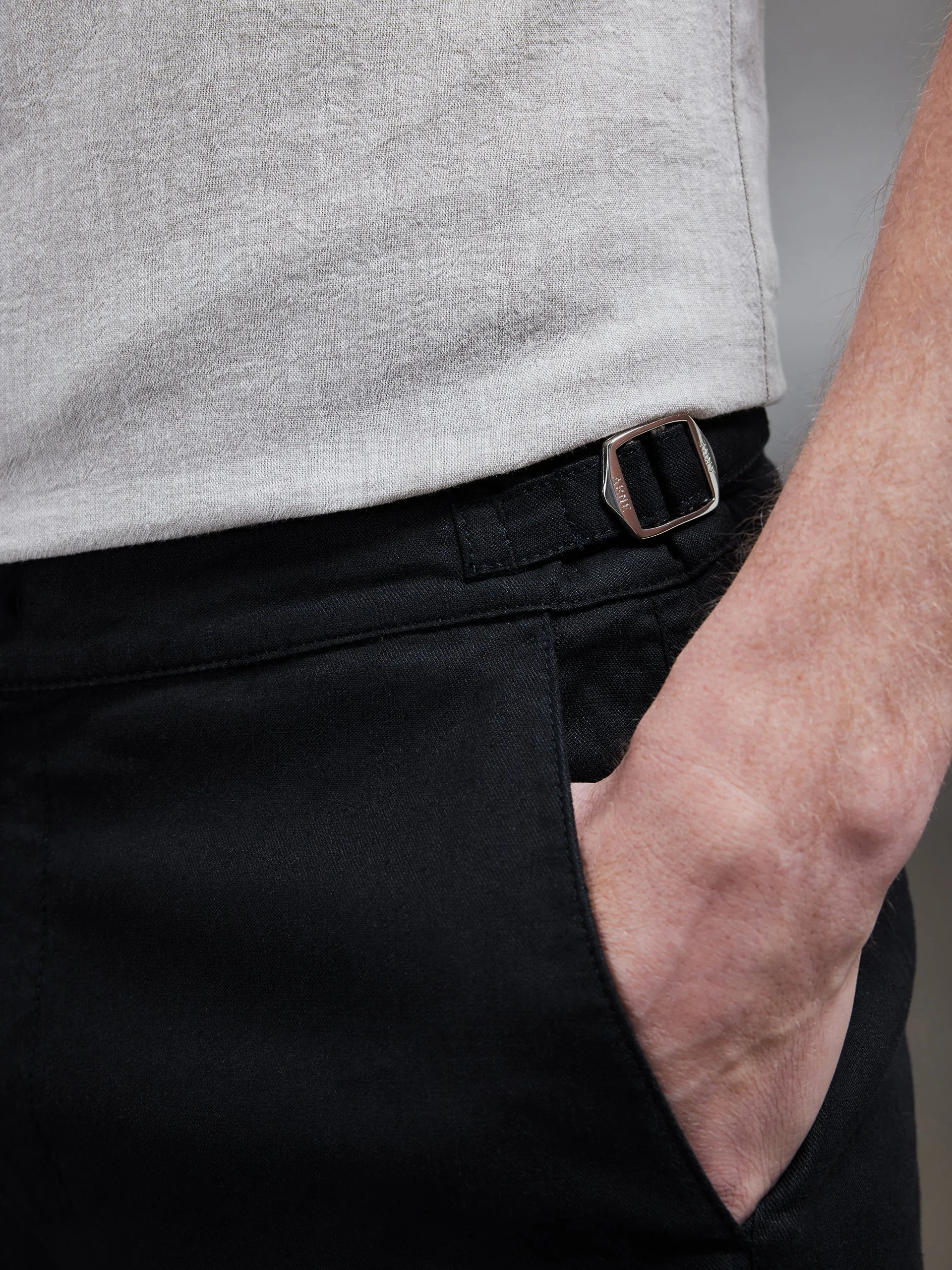 Linen Tailored Trouser in Black